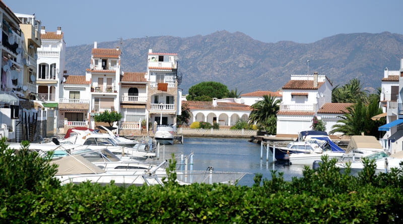 Luxury Real Estate in Empuriabrava -Villas, Canal Properties & Exclusive Homes