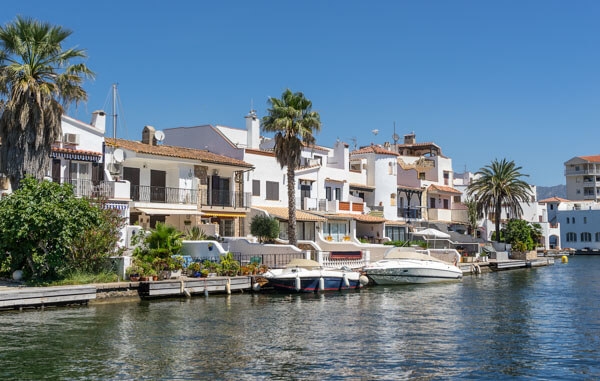 Wohnungen und Häuser zur Miete in Empuriabrava