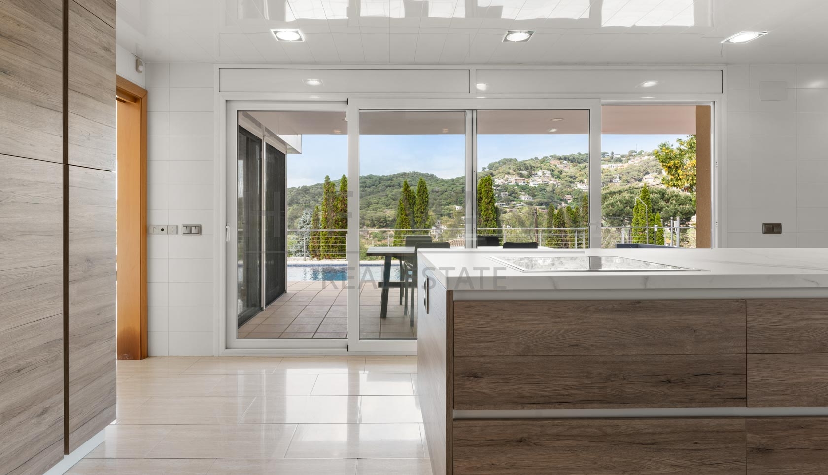 Exclusive home with idyllic landscape views