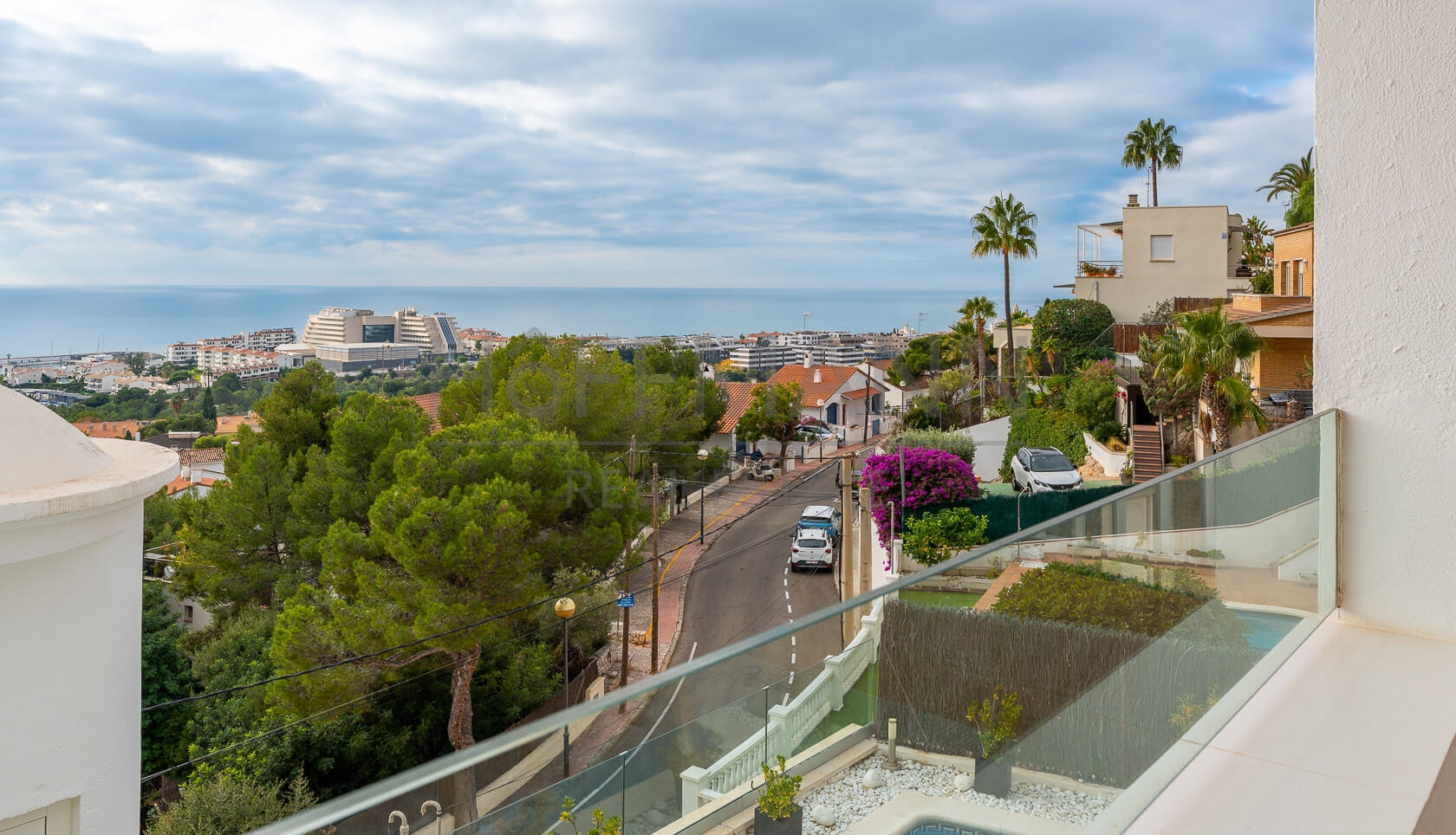 Casa Renovada de Lujo con Vistas al Mar en Sitges