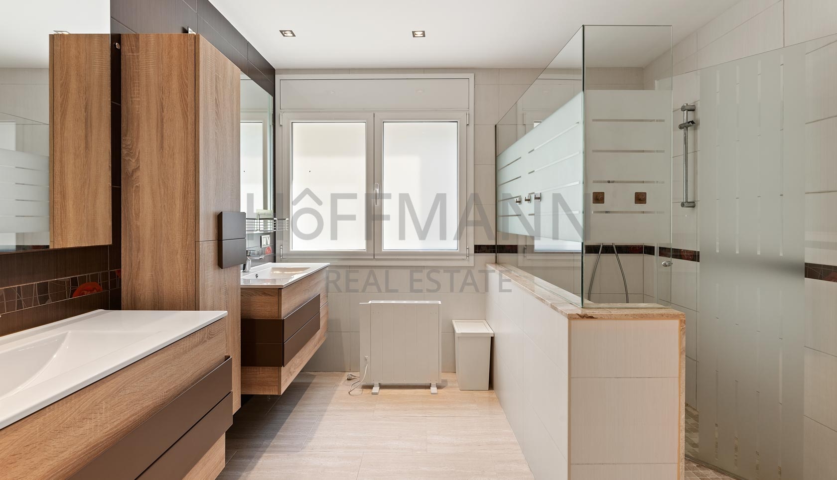 Exclusive home with idyllic landscape views