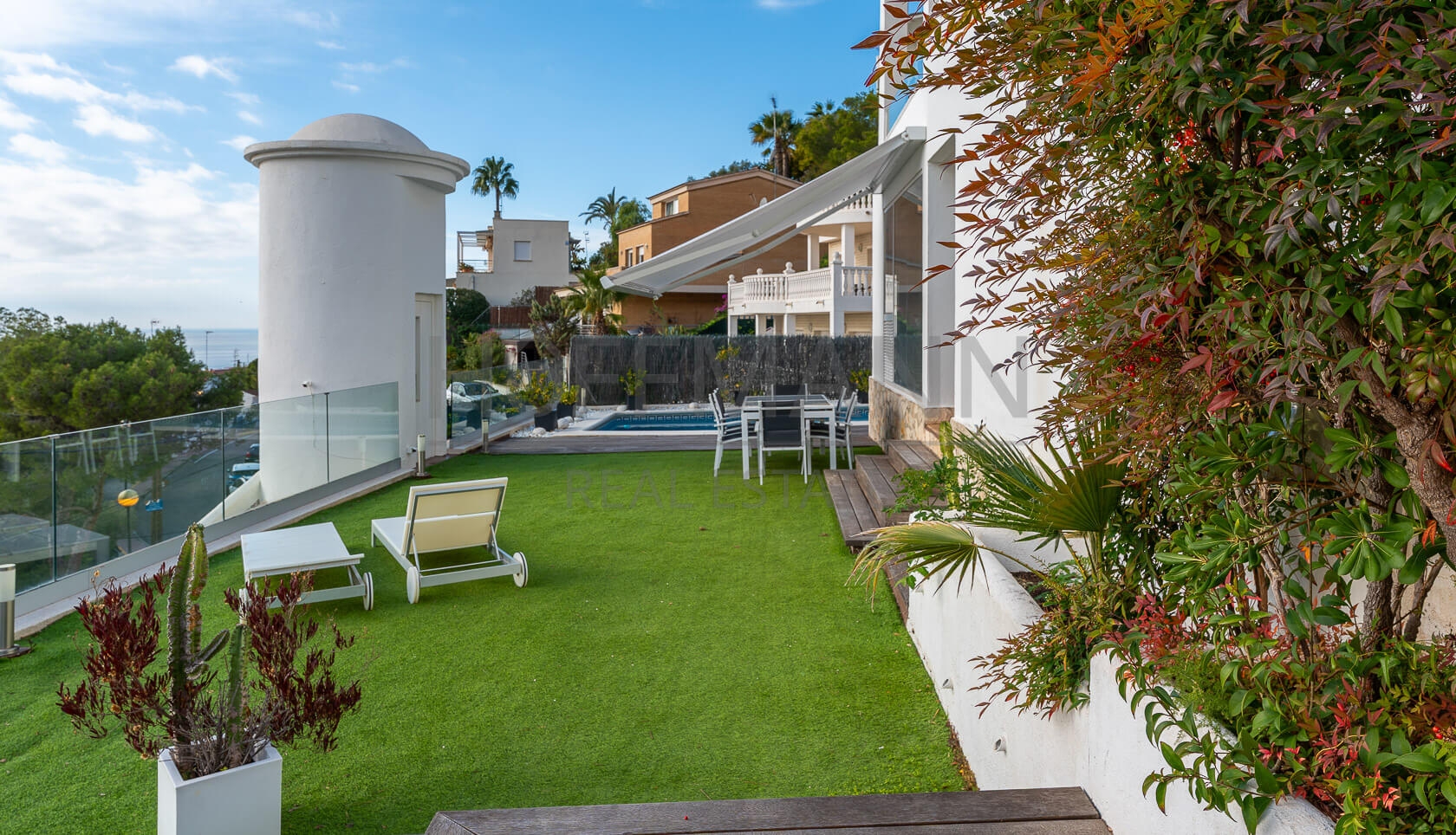 Casa Renovada de Lujo con Vistas al Mar en Sitges