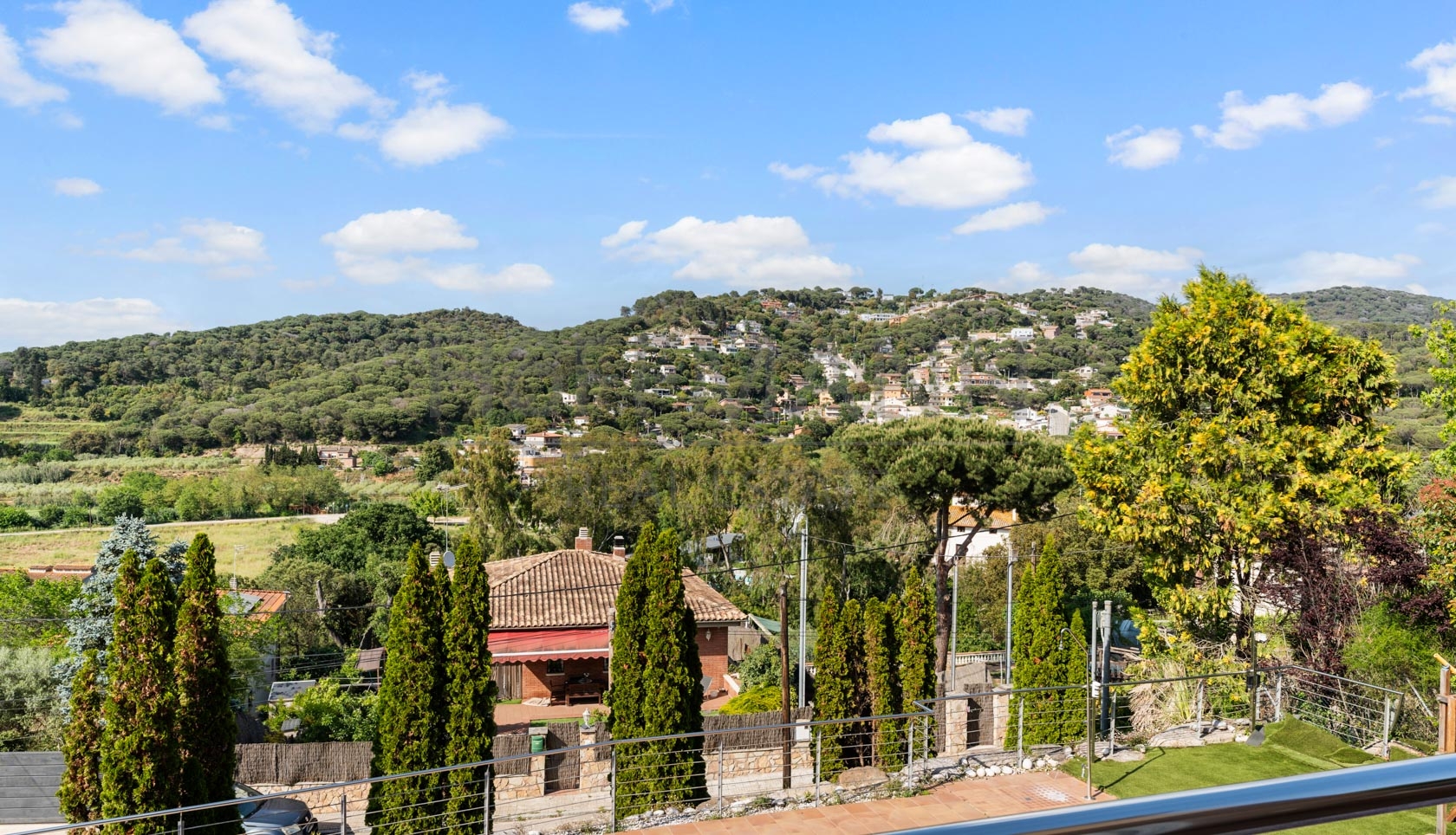 Exclusive home with idyllic landscape views