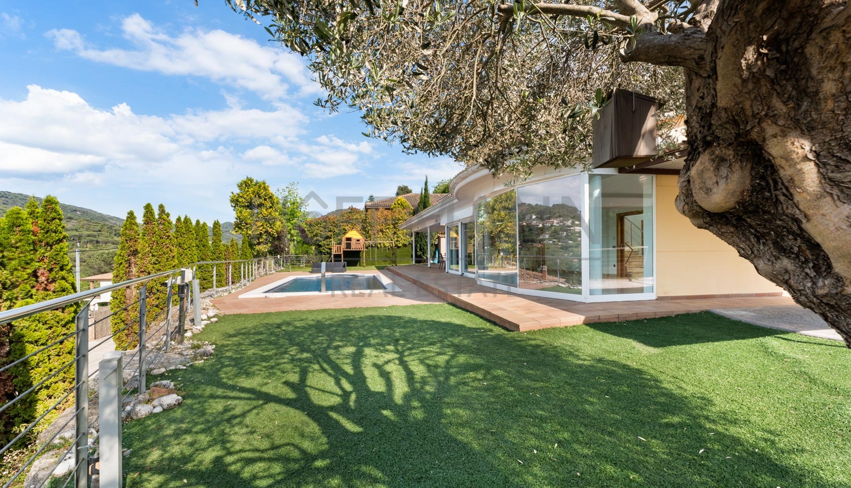 Exclusive home with idyllic landscape views
