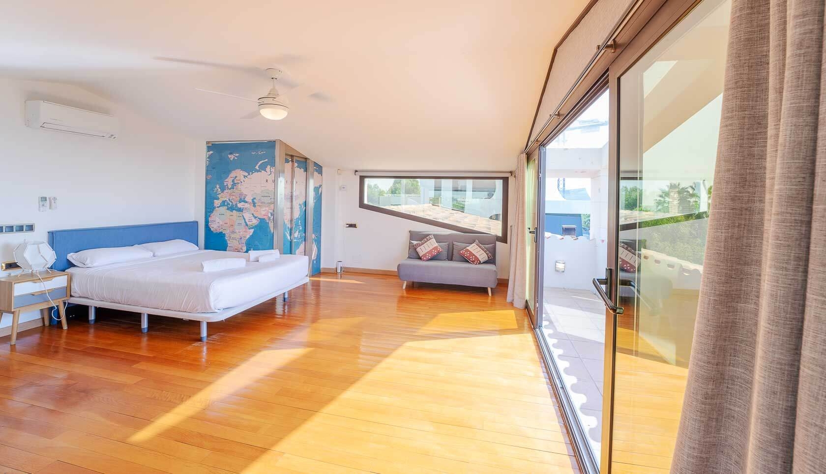 Villa first sea line