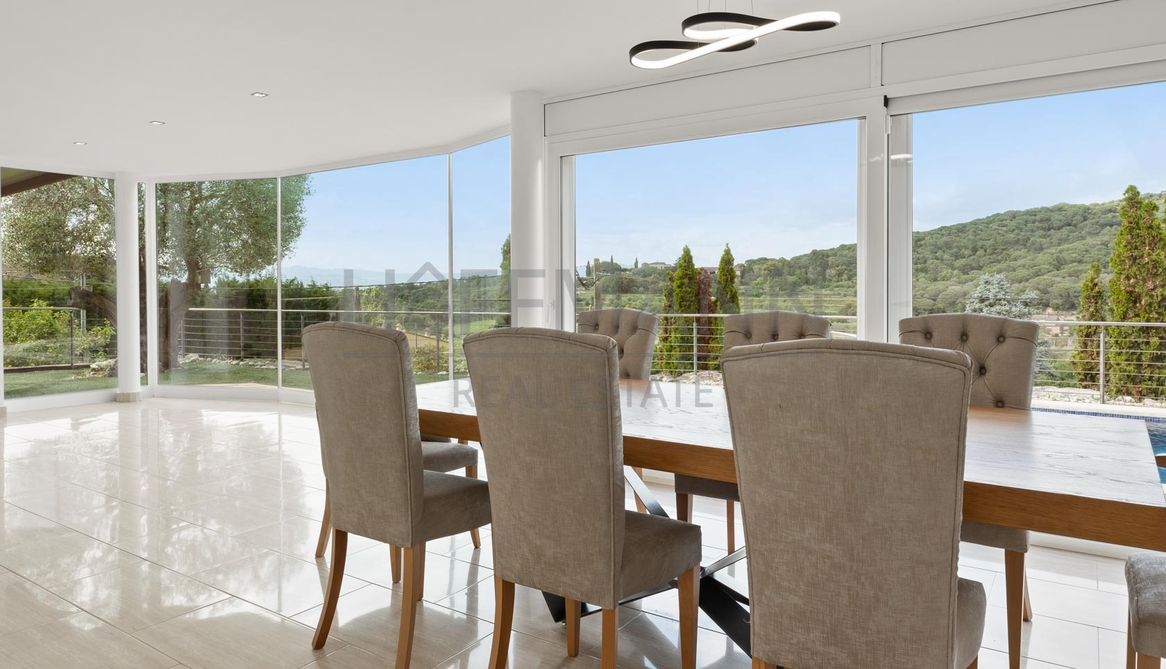 Exclusive home with idyllic landscape views