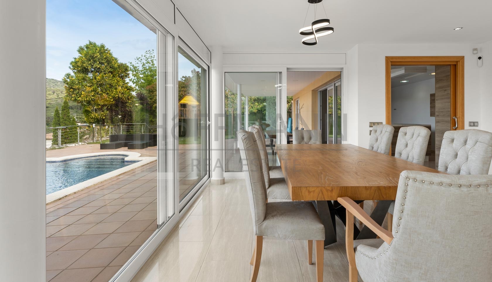 Exclusive home with idyllic landscape views