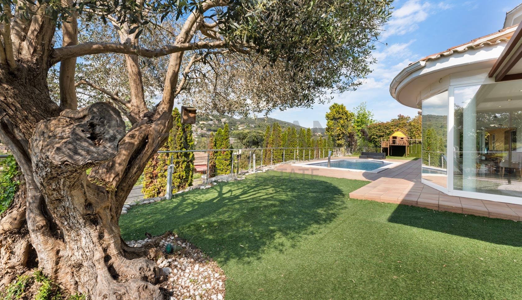 Exclusive home with idyllic landscape views