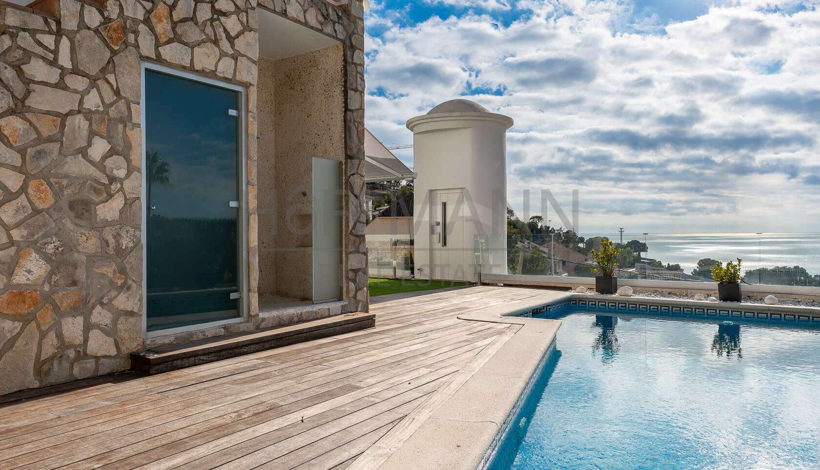 Casa Renovada de Lujo con Vistas al Mar en Sitges