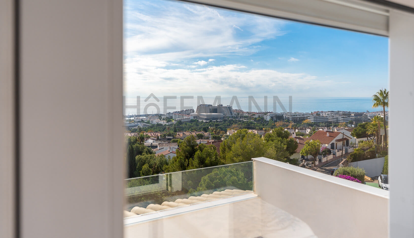 Casa Renovada de Lujo con Vistas al Mar en Sitges