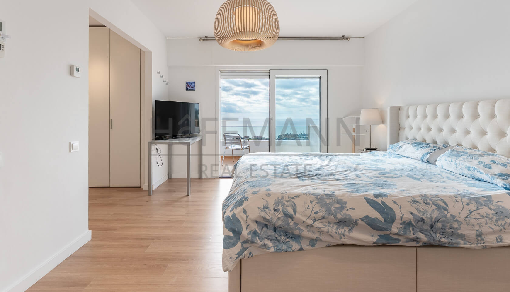 Casa Renovada de Lujo con Vistas al Mar en Sitges