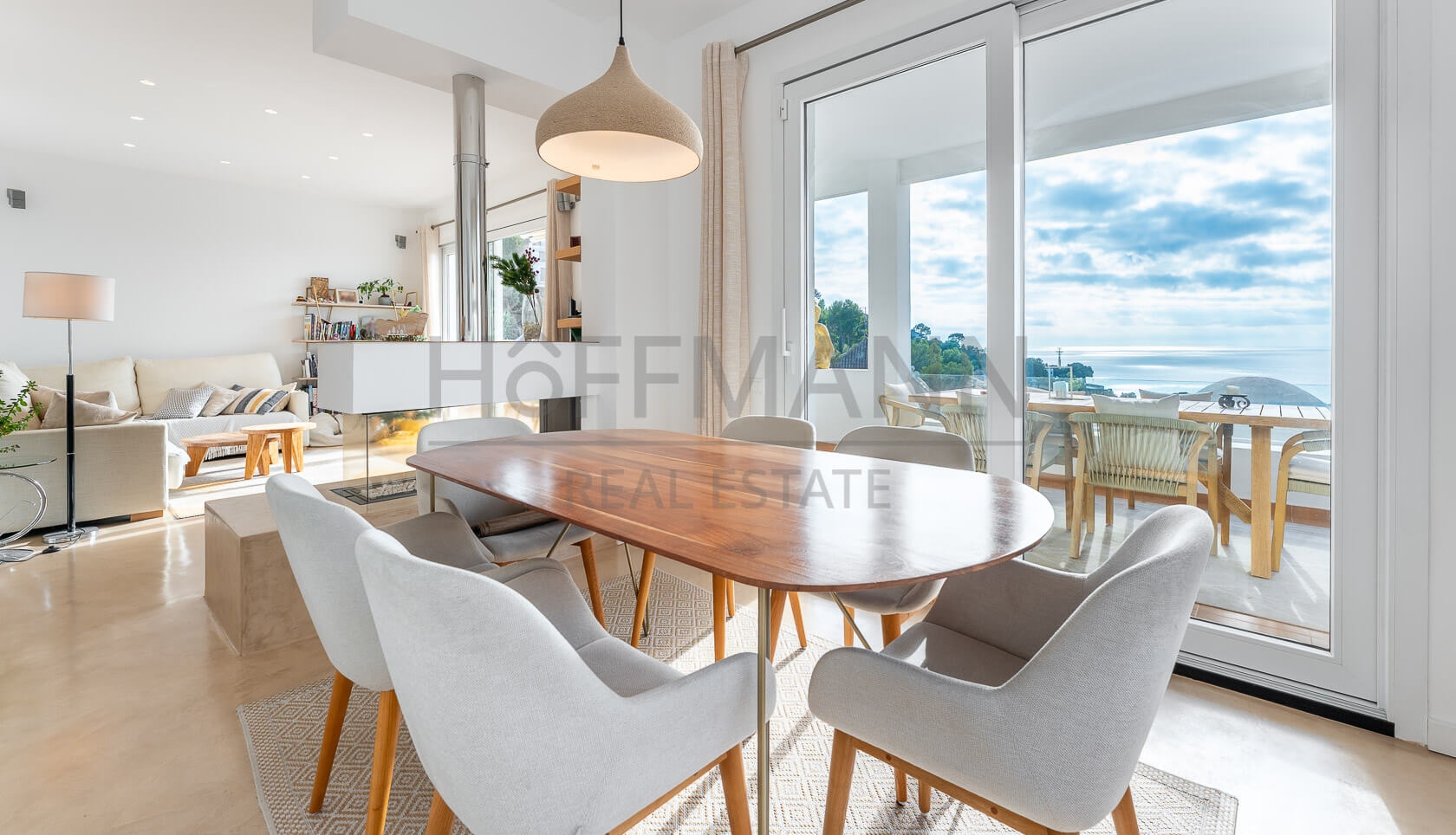 Casa Renovada de Lujo con Vistas al Mar en Sitges