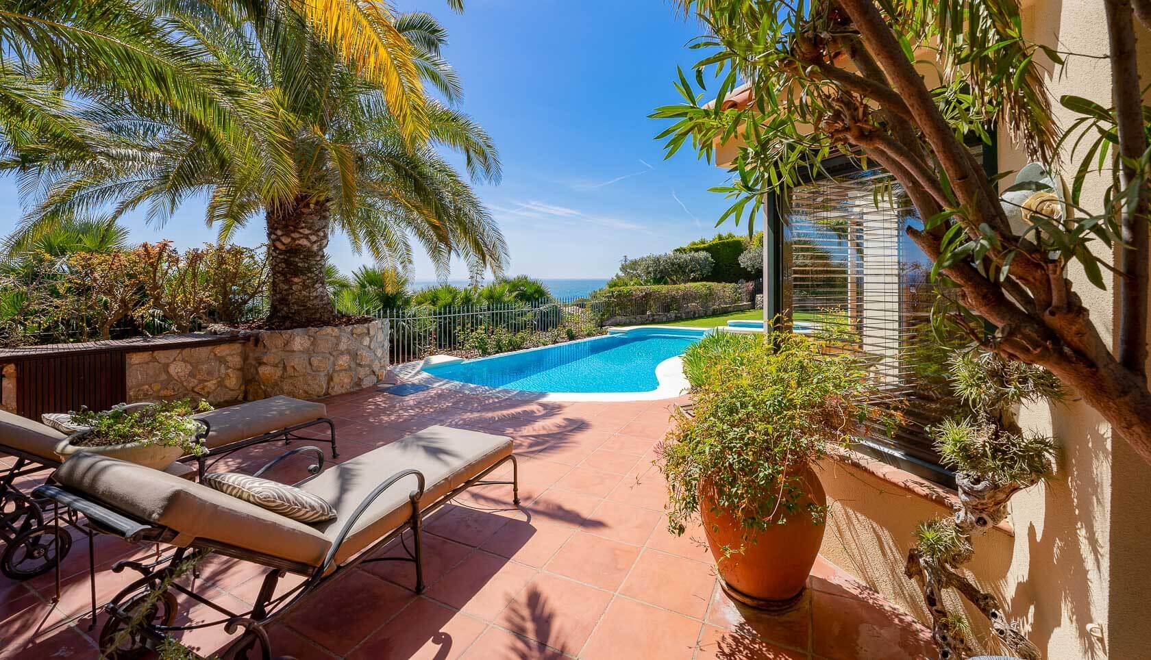Charming villa with sea views