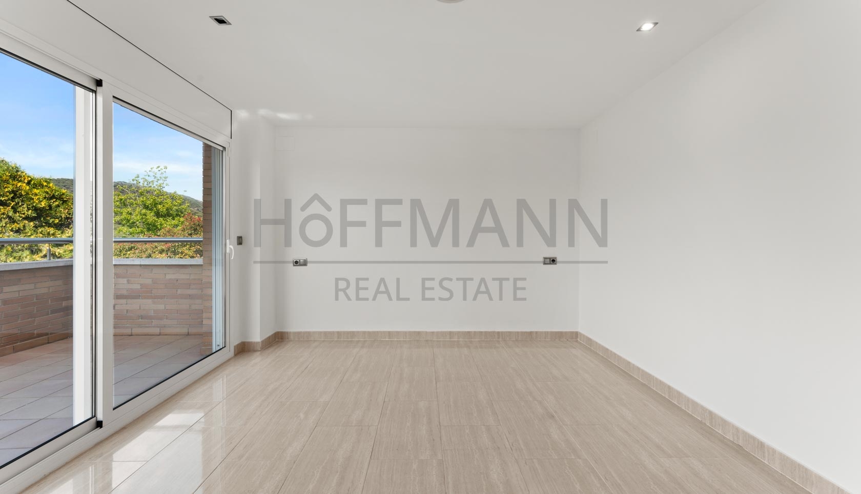 Exclusive home with idyllic landscape views
