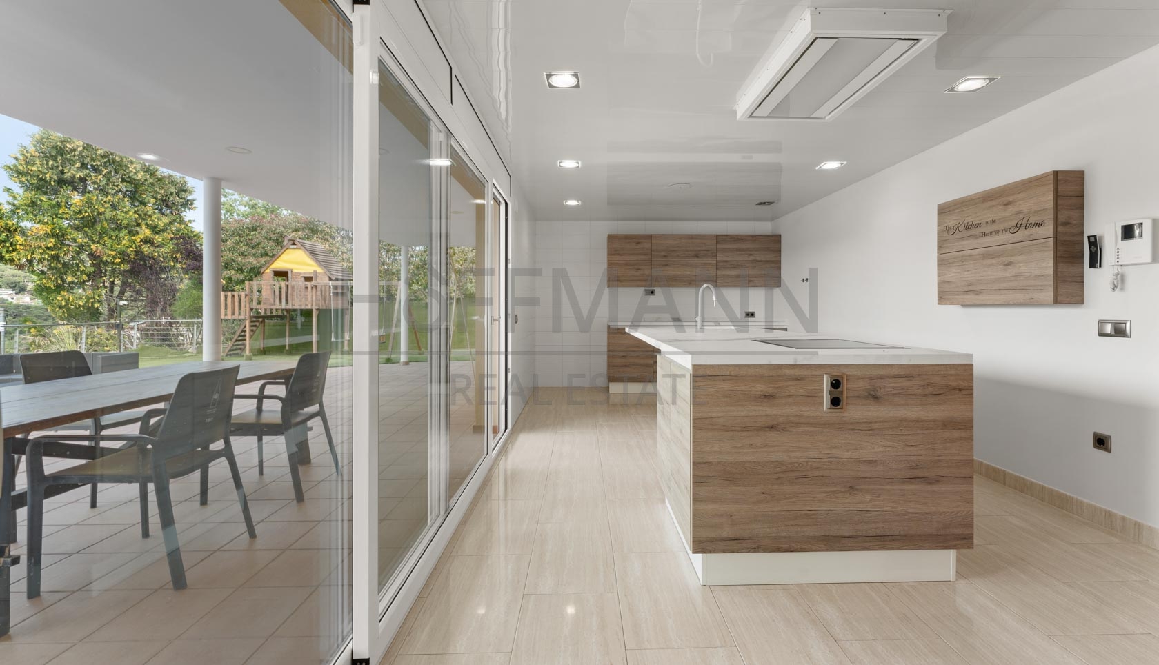 Exclusive home with idyllic landscape views
