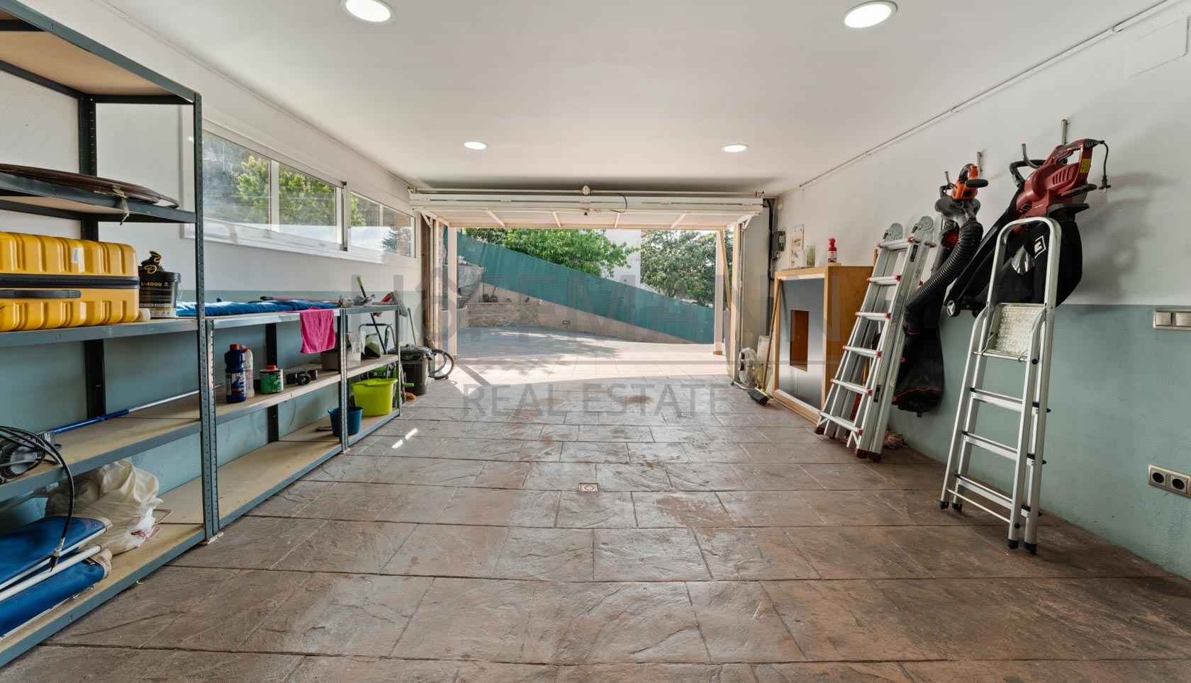 Exclusive home with idyllic landscape views