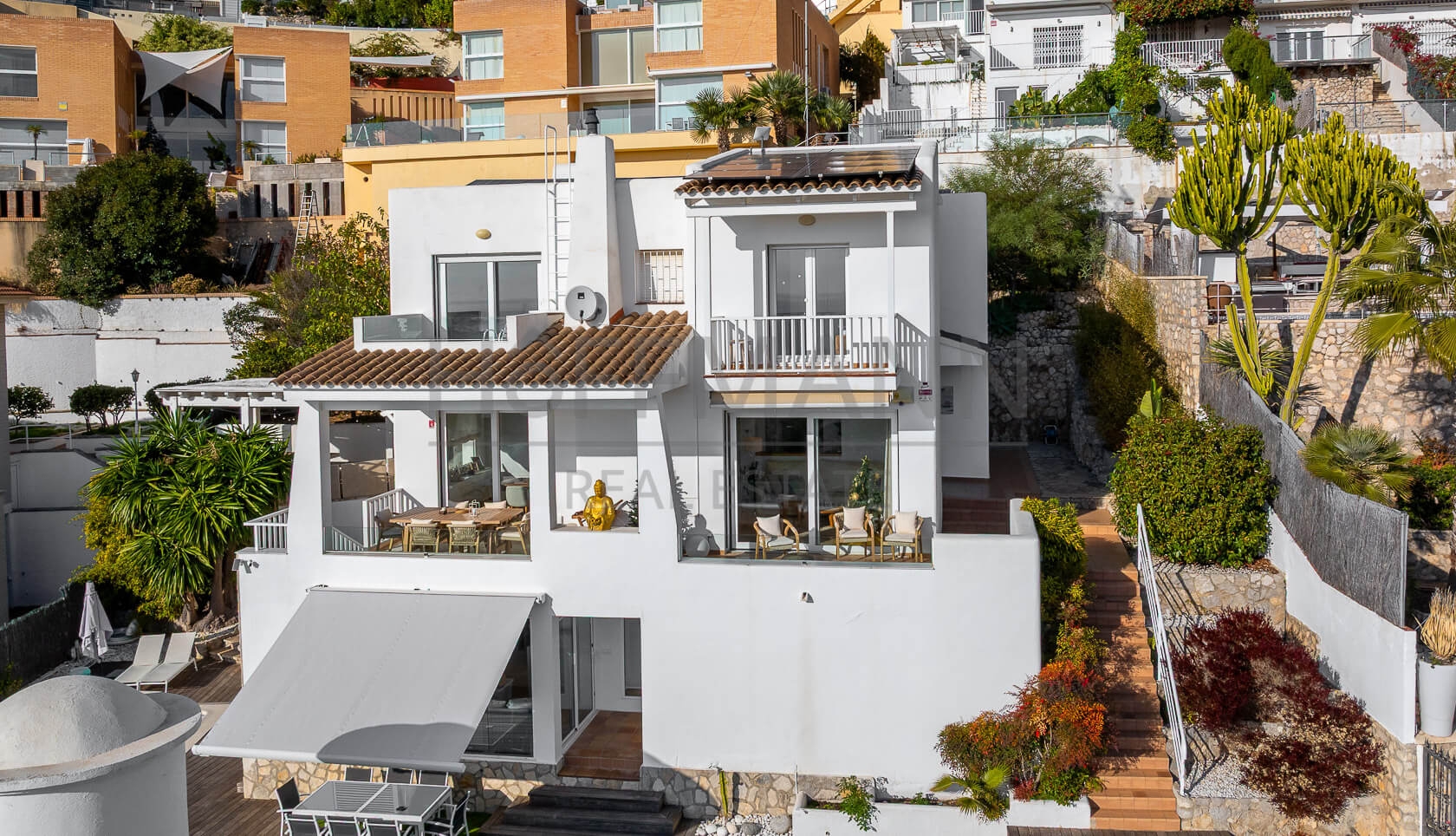 Casa Renovada de Lujo con Vistas al Mar en Sitges