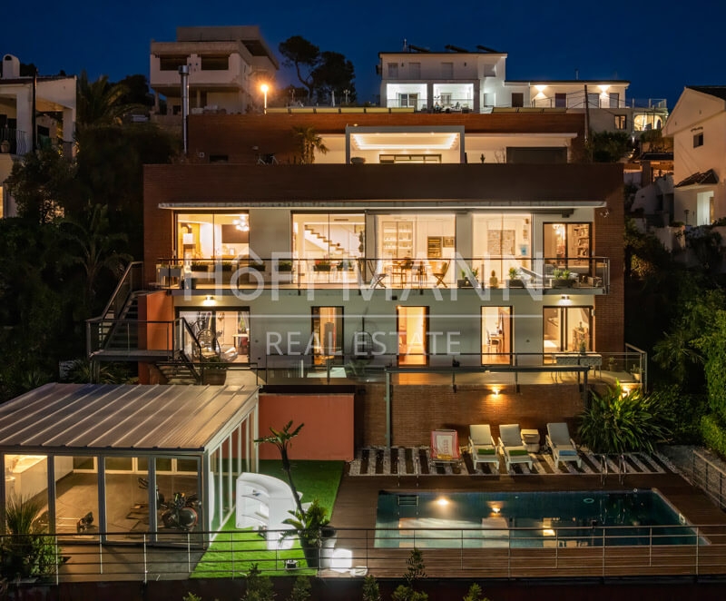 Exklusive Traumvilla mit spektakulärem Meerblick