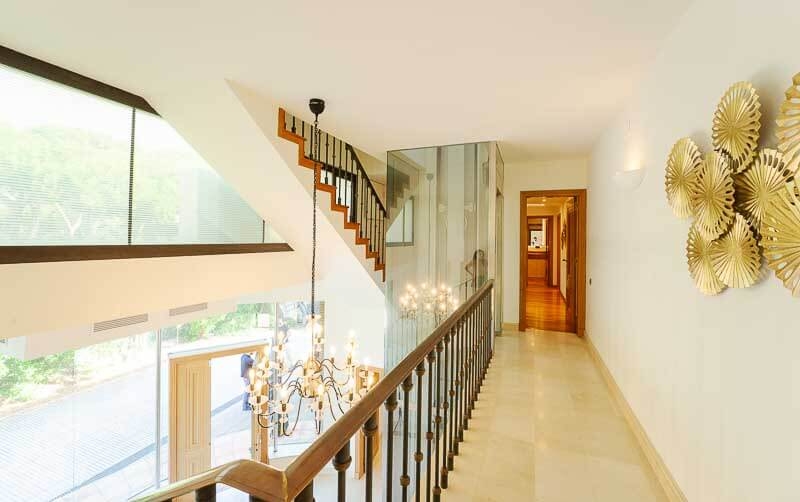 Villa first sea line