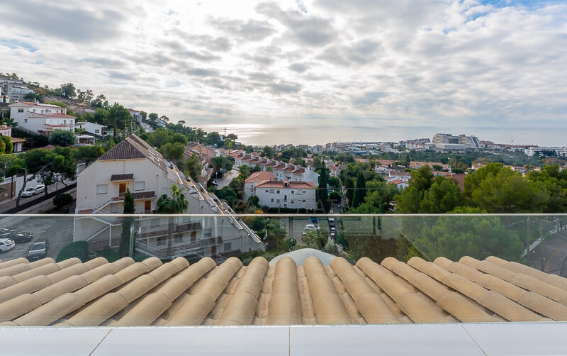 Casa Renovada de Lujo con Vistas al Mar en Sitges