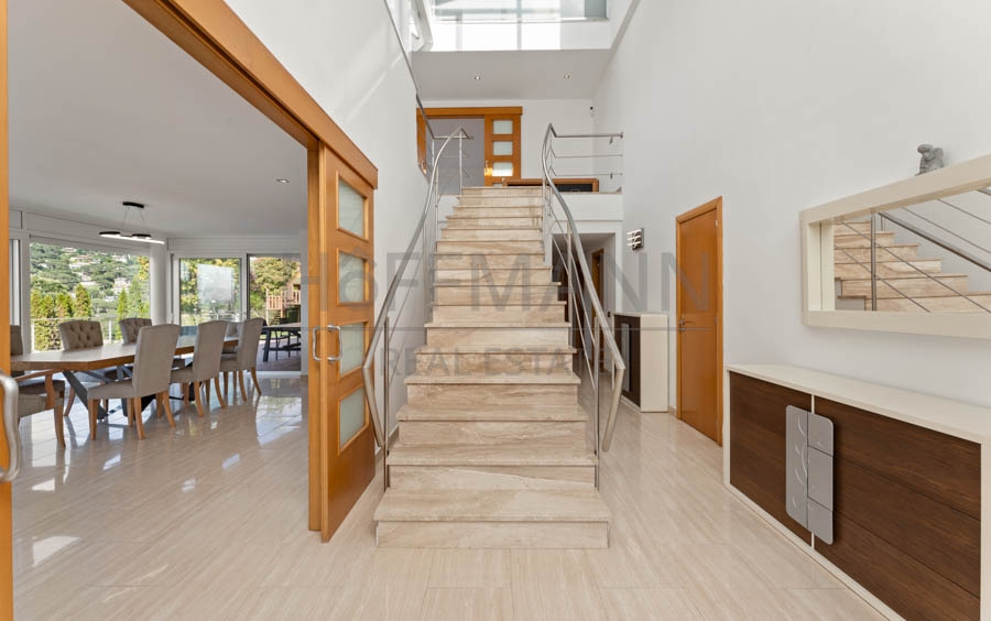 Exclusive home with idyllic landscape views
