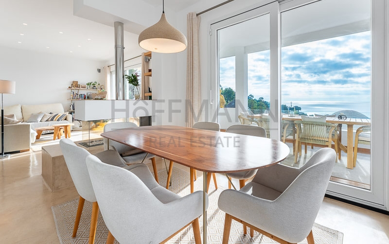 Casa Renovada de Lujo con Vistas al Mar en Sitges