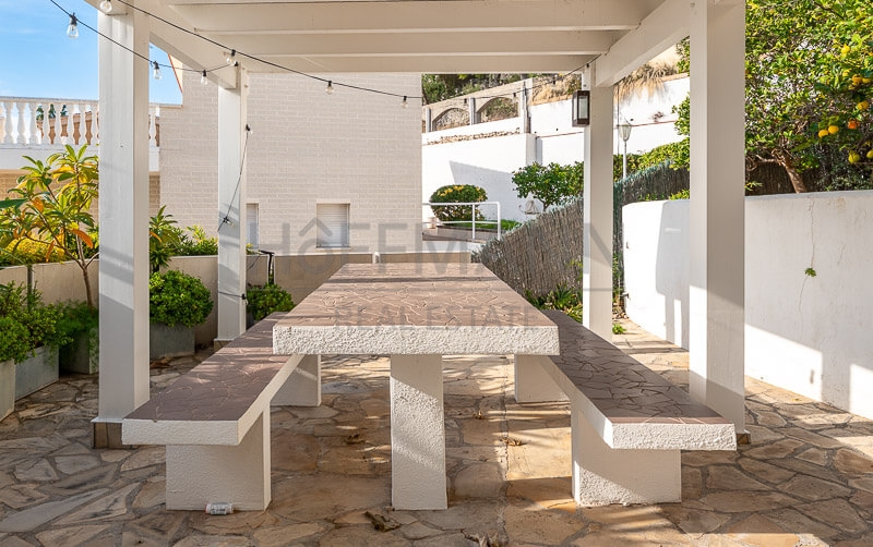 Casa Renovada de Lujo con Vistas al Mar en Sitges