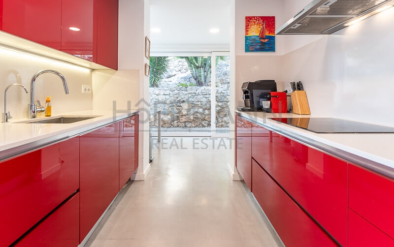 Casa Renovada de Lujo con Vistas al Mar en Sitges