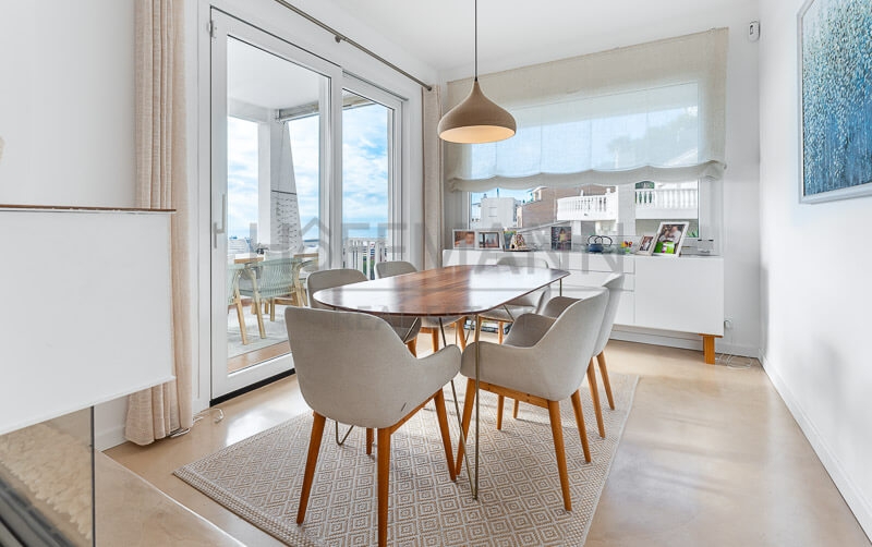 Casa Renovada de Lujo con Vistas al Mar en Sitges