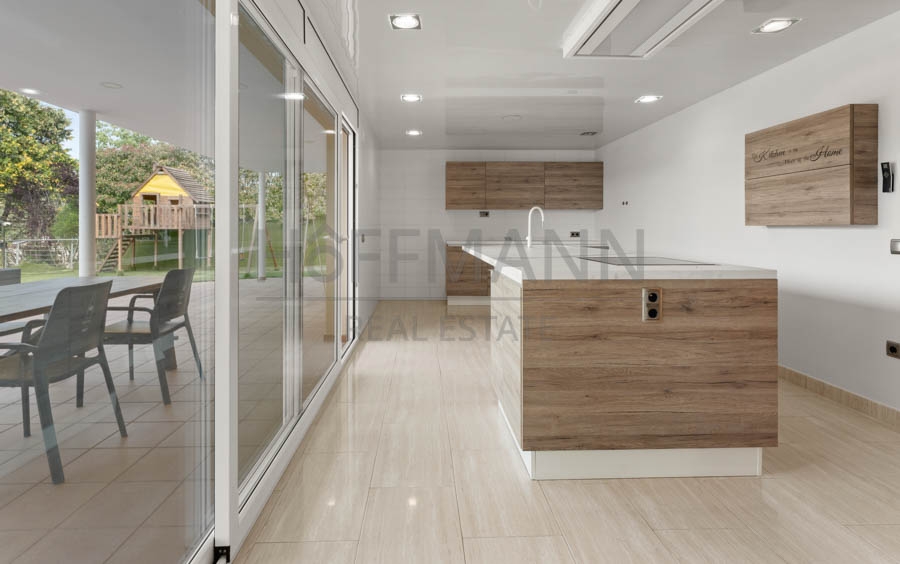 Exclusive home with idyllic landscape views