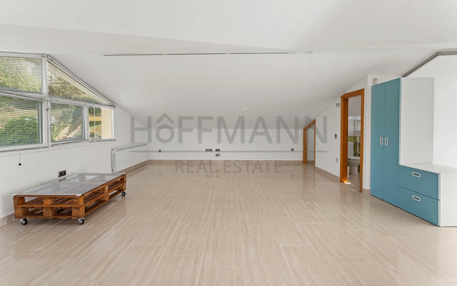 Exclusive home with idyllic landscape views