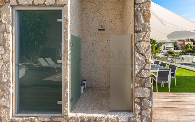 Casa Renovada de Lujo con Vistas al Mar en Sitges