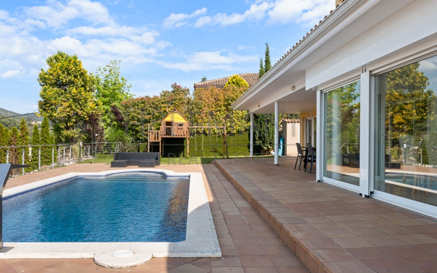 Exclusive home with idyllic landscape views